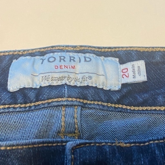 Torrid Denim Jean Shorts size 20 - Picture 8 of 8